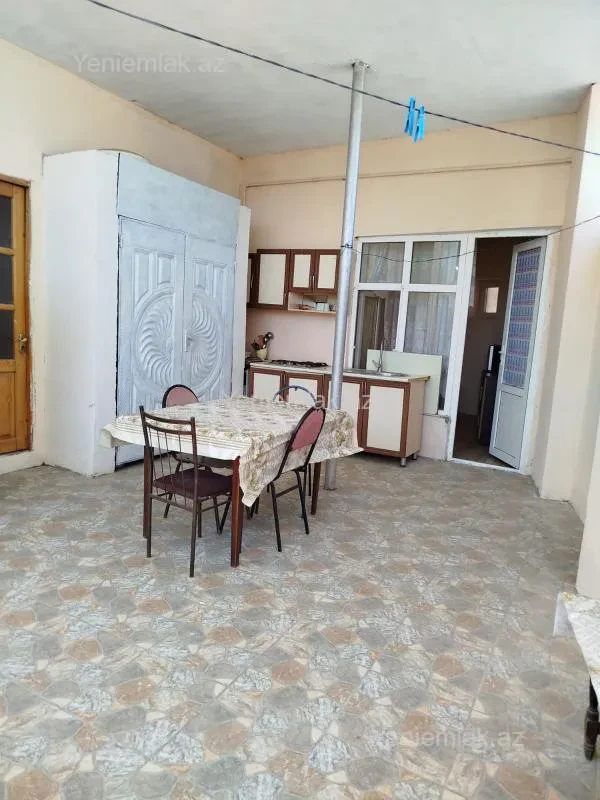 Satılır 13 otaqlı həyət evi 360 m²