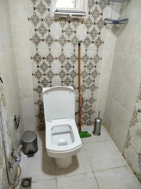 Satılır 13 otaqlı həyət evi 360 m²