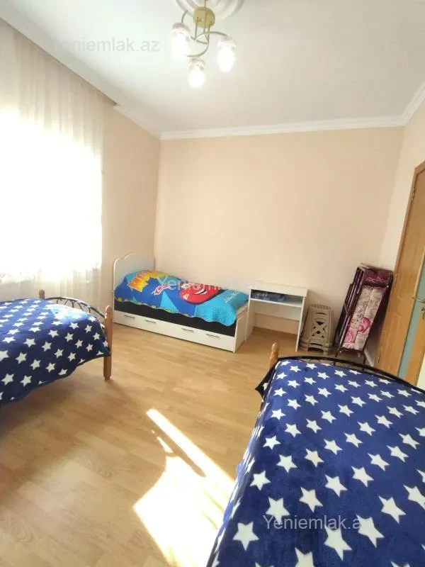 Satılır 13 otaqlı həyət evi 360 m²