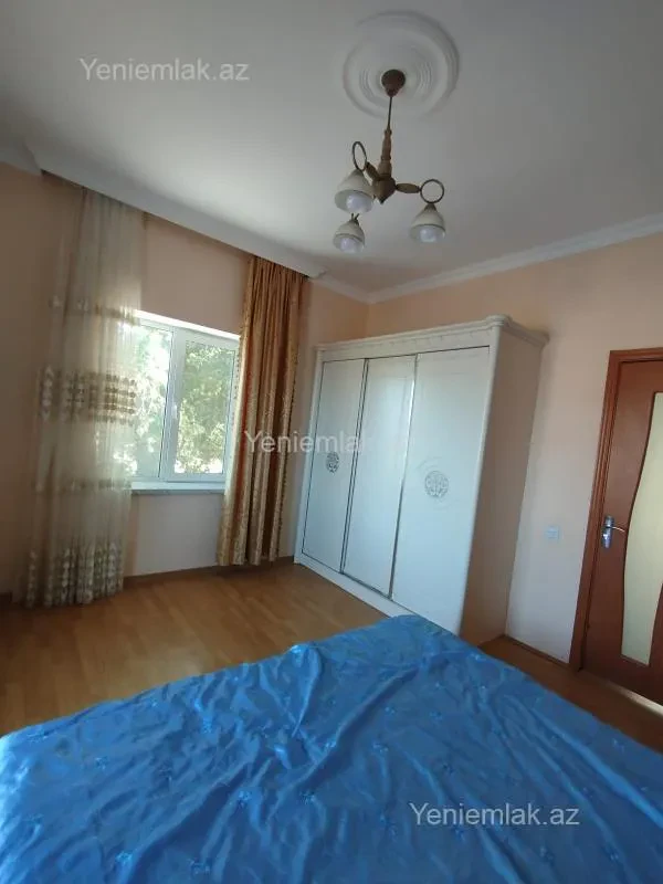 Satılır 13 otaqlı həyət evi 360 m²