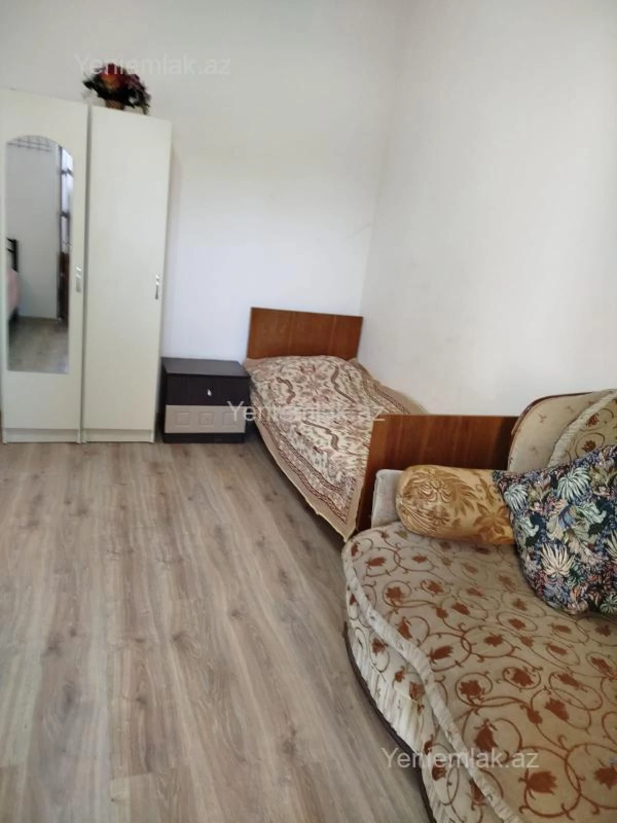 Satılır 13 otaqlı həyət evi 360 m²