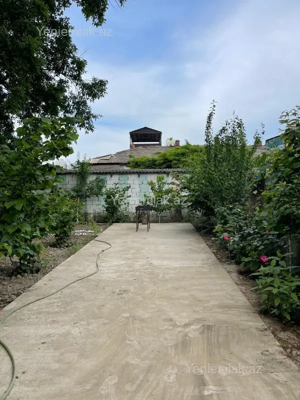 Satılır 13 otaqlı həyət evi 360 m²
