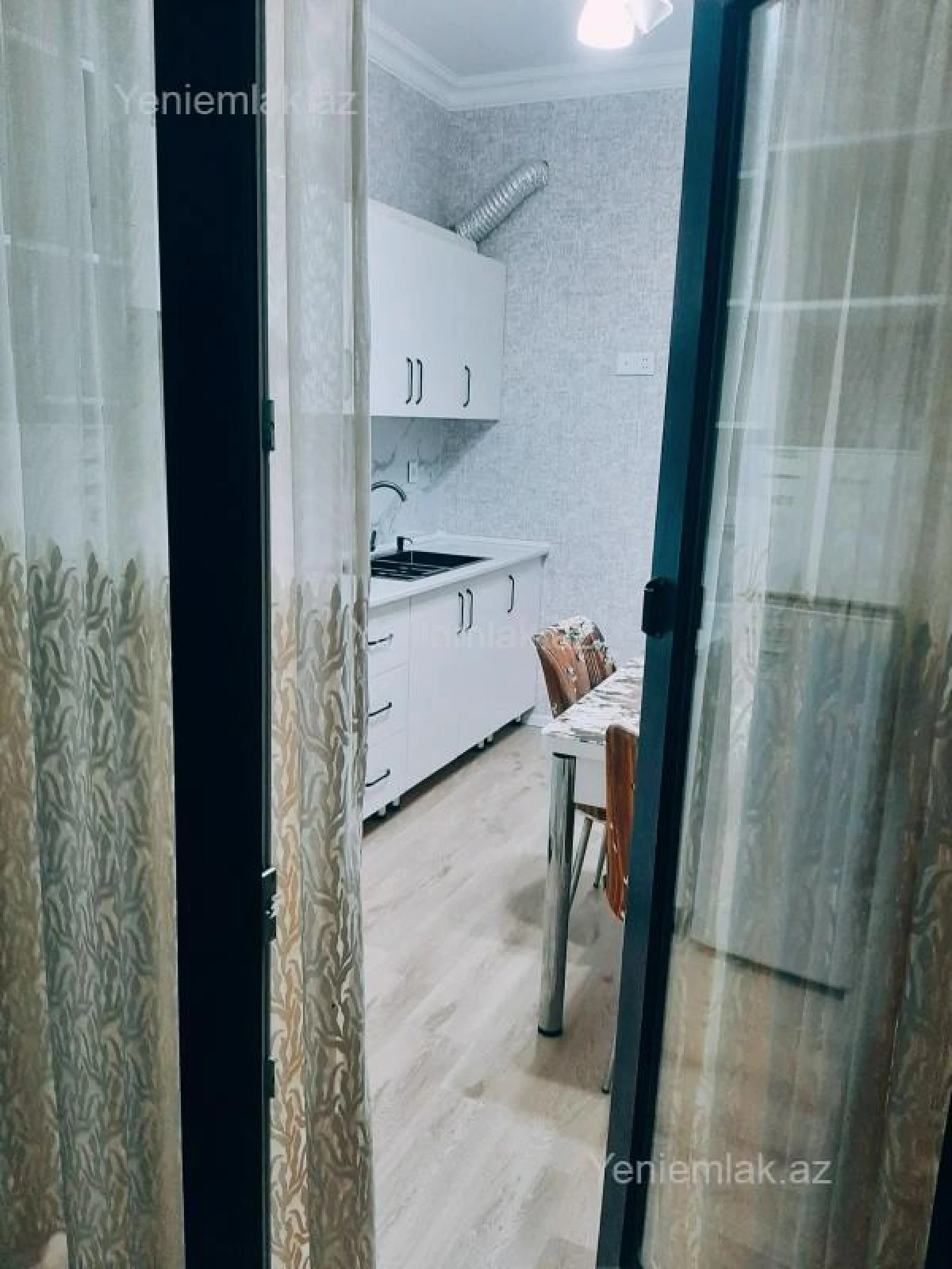 Satılır 2 otaqlı yeni tikili 60 m²