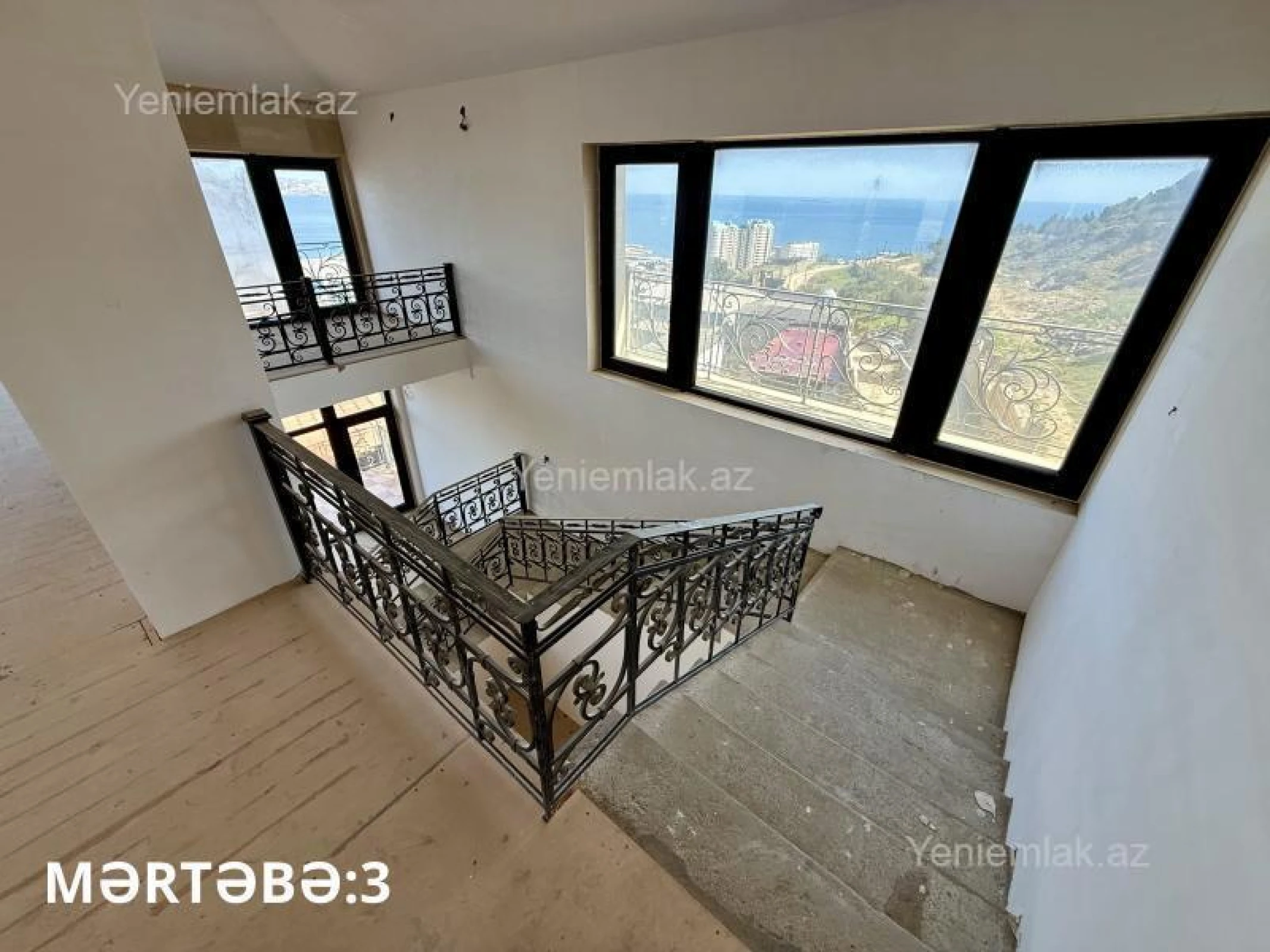 Satılır 9 otaqlı həyət evi 800 m²