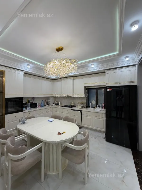 Satılır 4 otaqlı yeni tikili 176 m²