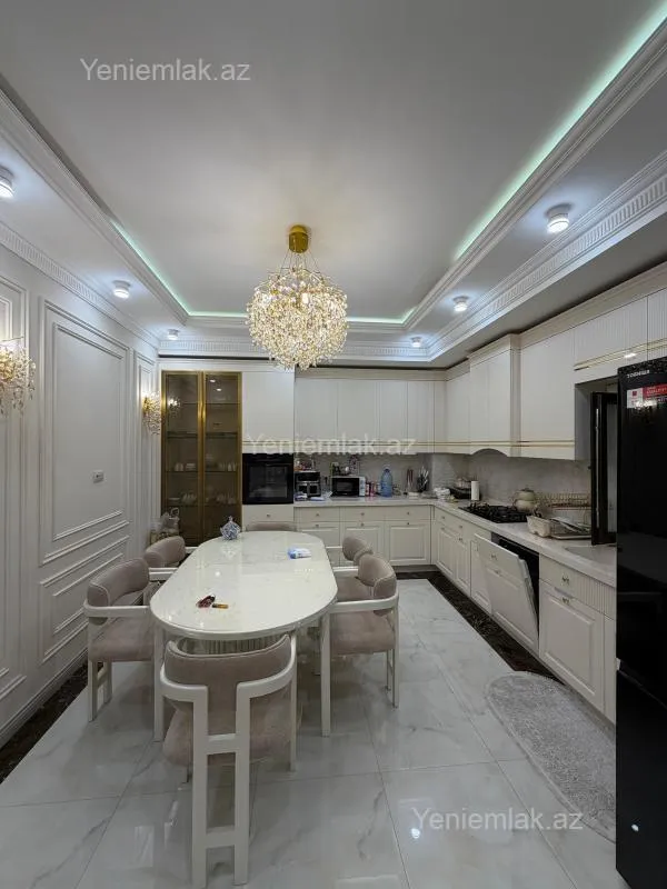 Satılır 4 otaqlı yeni tikili 176 m²