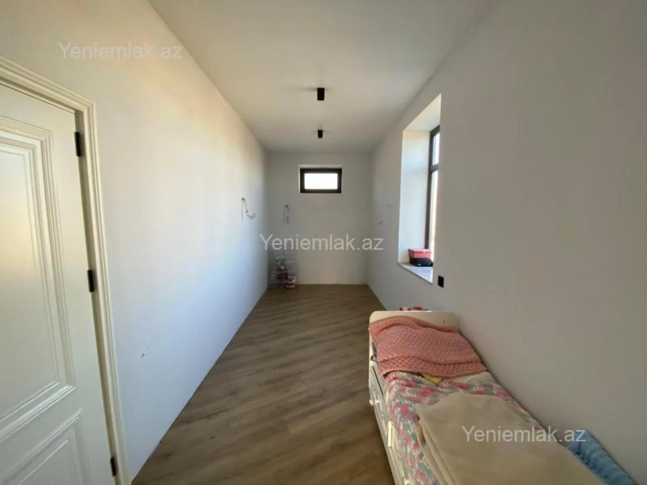 Satılır 6 otaqlı həyət evi 250 m²