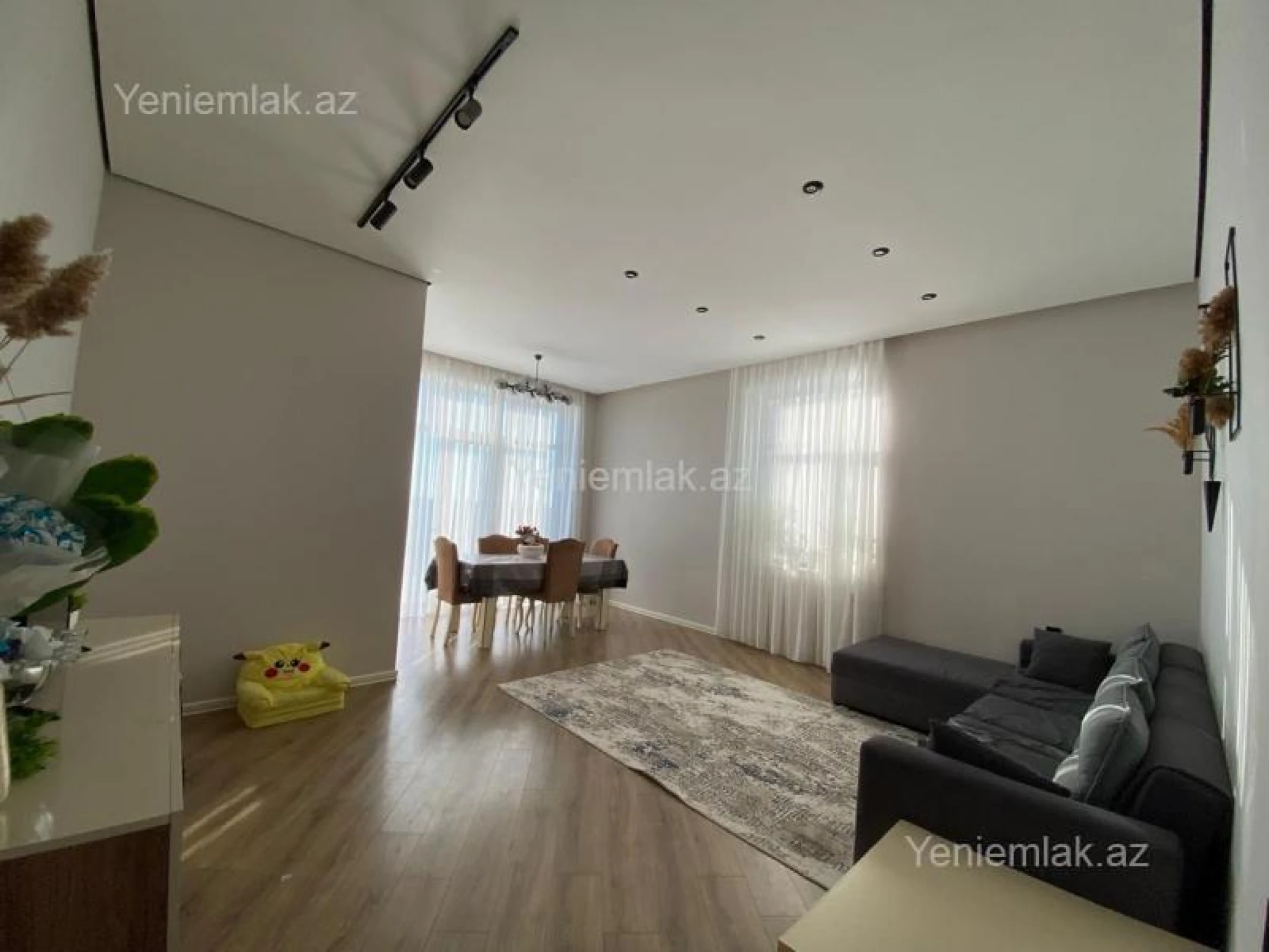 Satılır 6 otaqlı həyət evi 250 m²