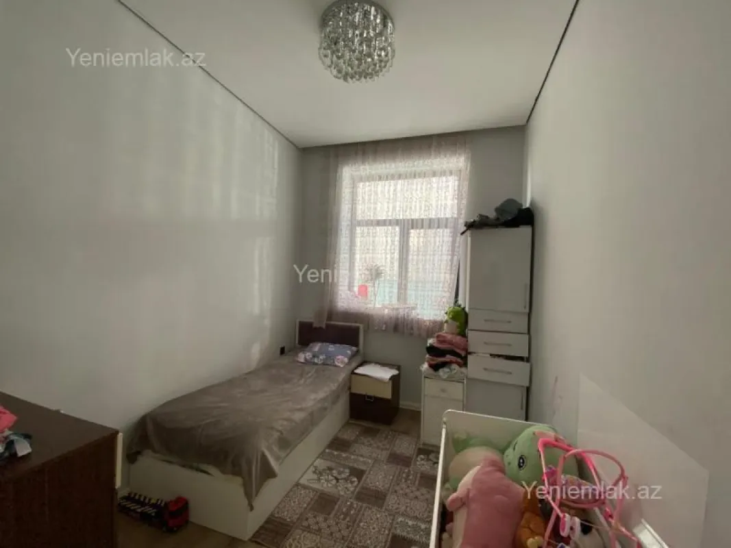 Satılır 6 otaqlı həyət evi 250 m²