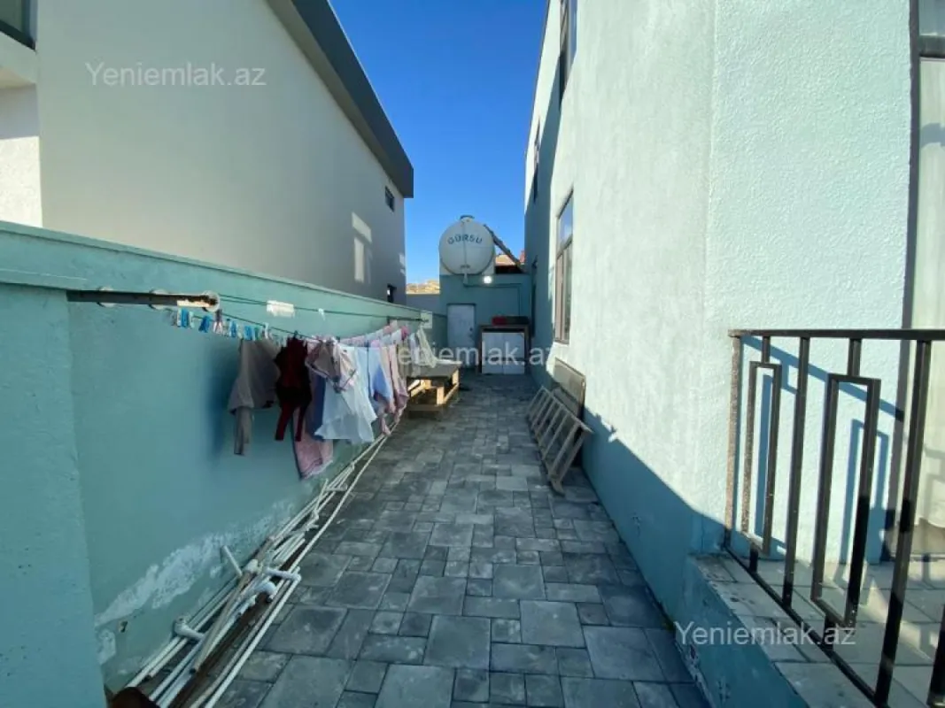 Satılır 6 otaqlı həyət evi 250 m²