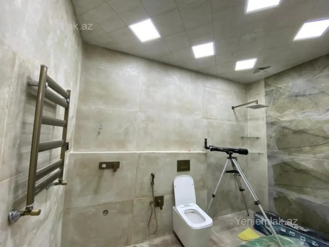 Satılır 6 otaqlı həyət evi 250 m²