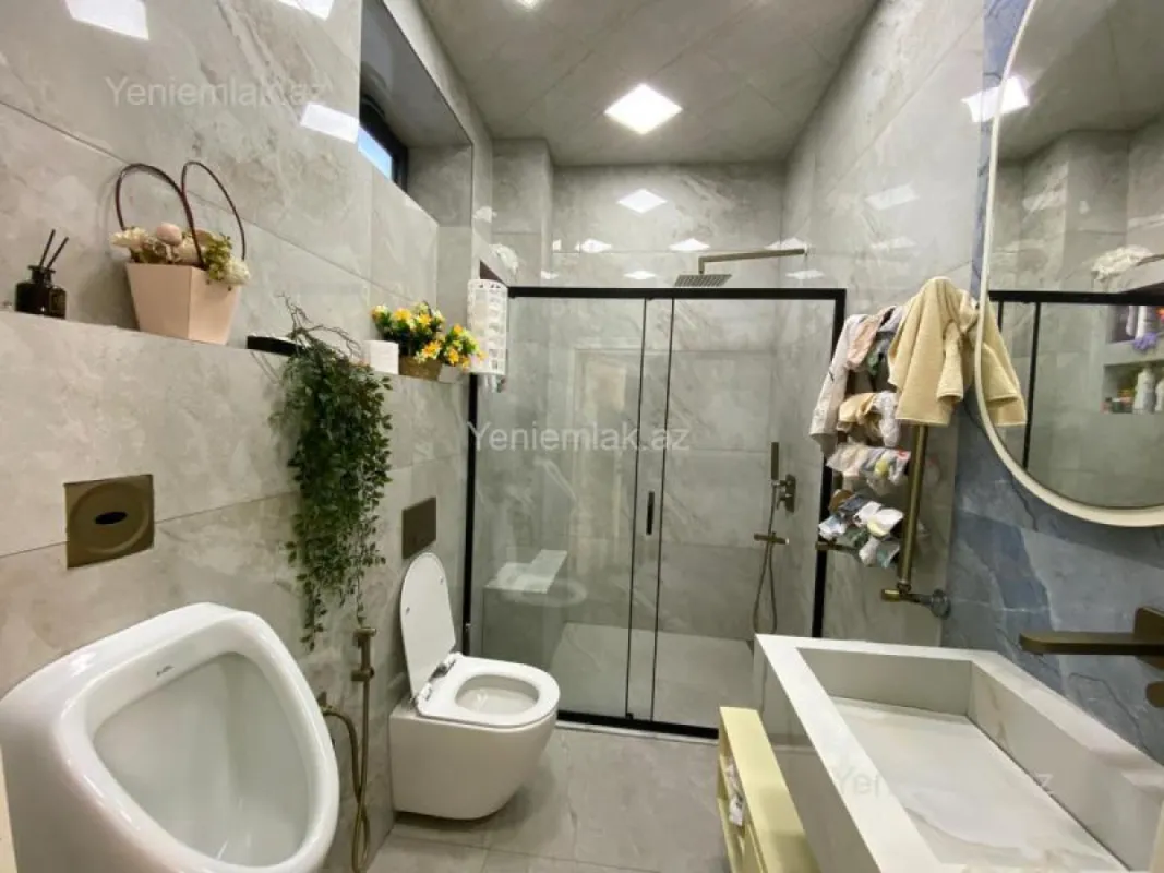 Satılır 6 otaqlı həyət evi 250 m²