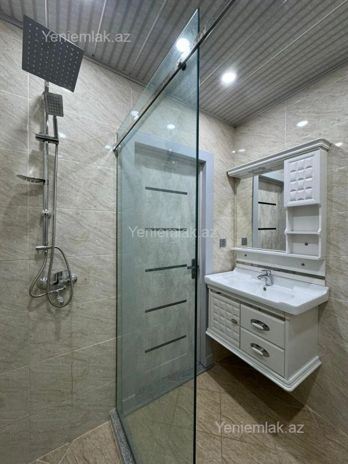 Satılır 2 otaqlı yeni tikili 75 m²