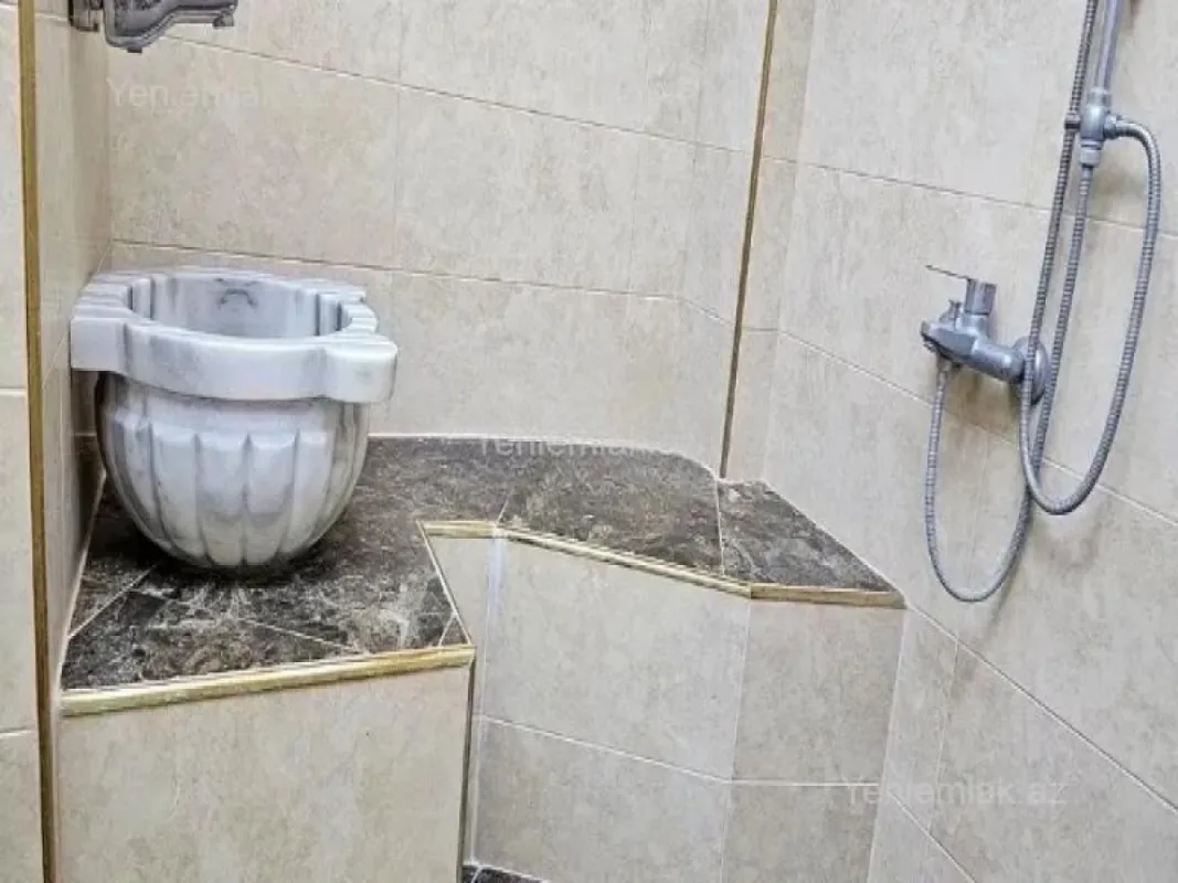 Satılır 3 otaqlı yeni tikili 125 m²