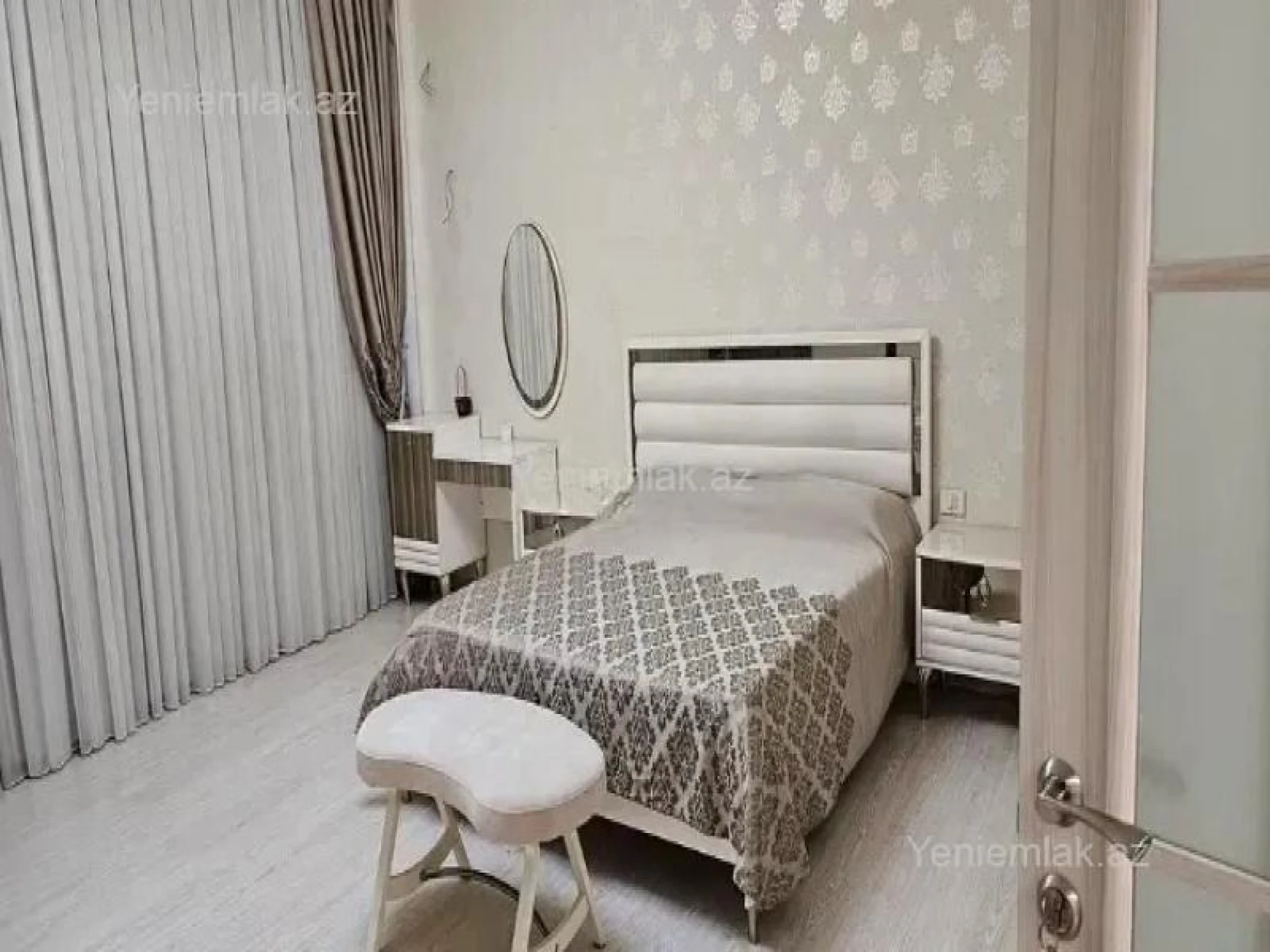 Satılır 3 otaqlı yeni tikili 125 m²