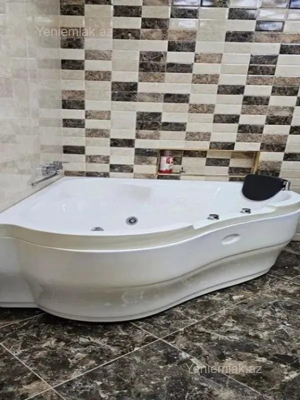 Satılır 3 otaqlı yeni tikili 125 m²