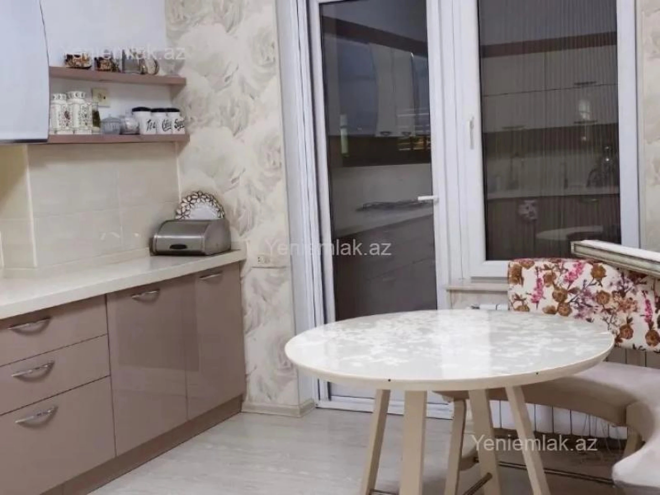 Satılır 3 otaqlı yeni tikili 125 m²