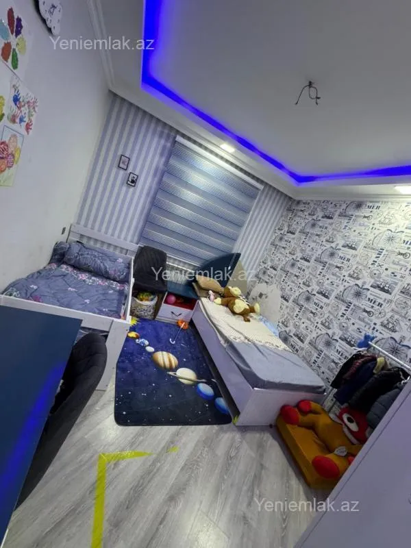 Satılır 3 otaqlı köhnə tikili 80 m²