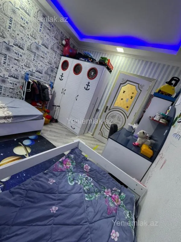 Satılır 3 otaqlı köhnə tikili 80 m²