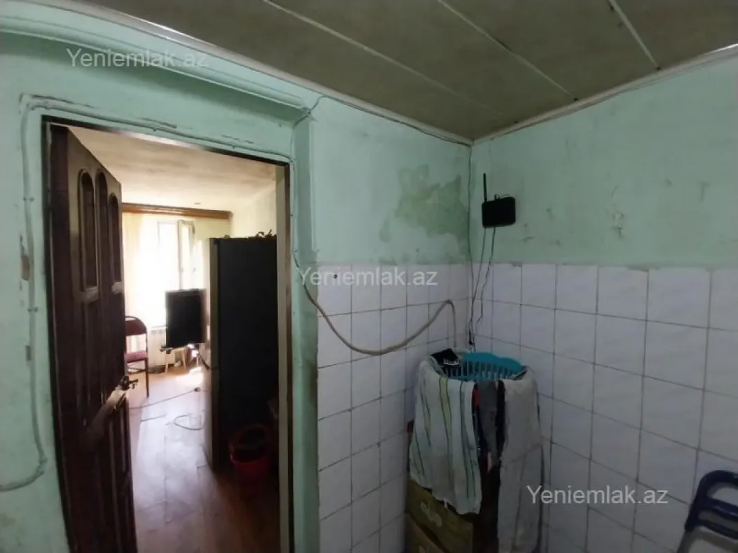 Satılır 1 otaqlı köhnə tikili 30 m²