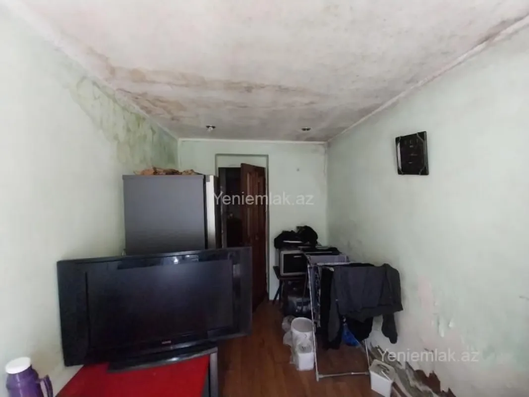 Satılır 1 otaqlı köhnə tikili 30 m²