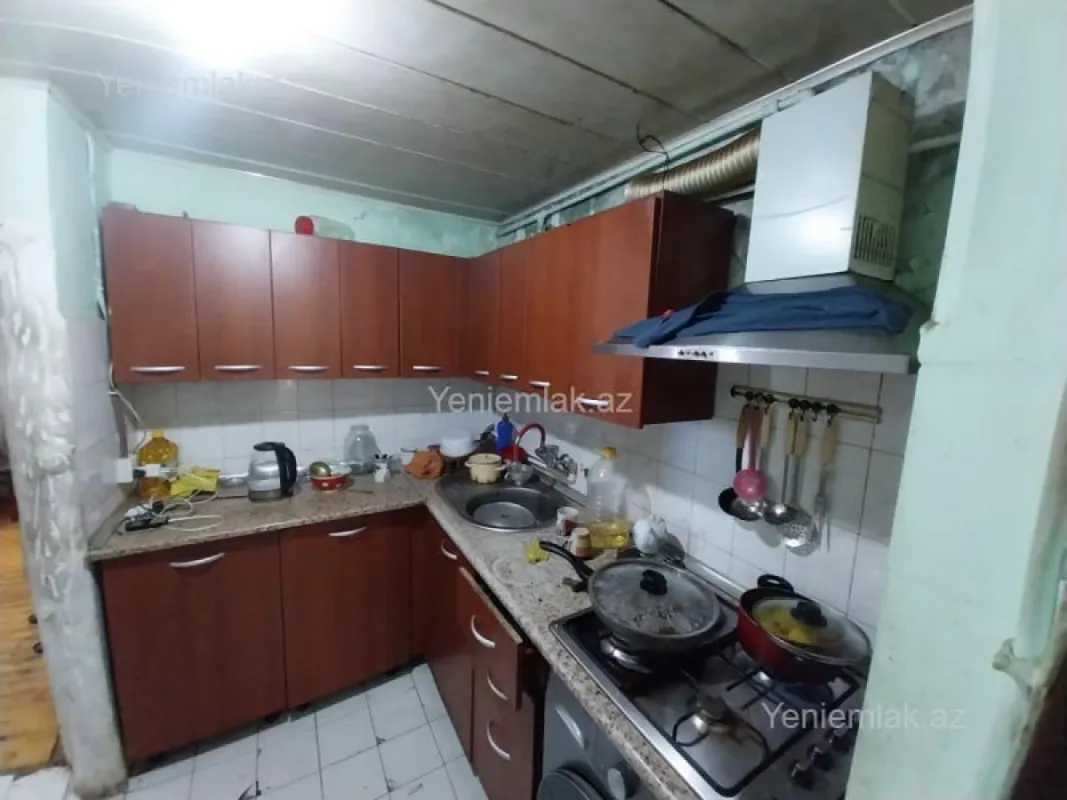 Satılır 1 otaqlı köhnə tikili 30 m²