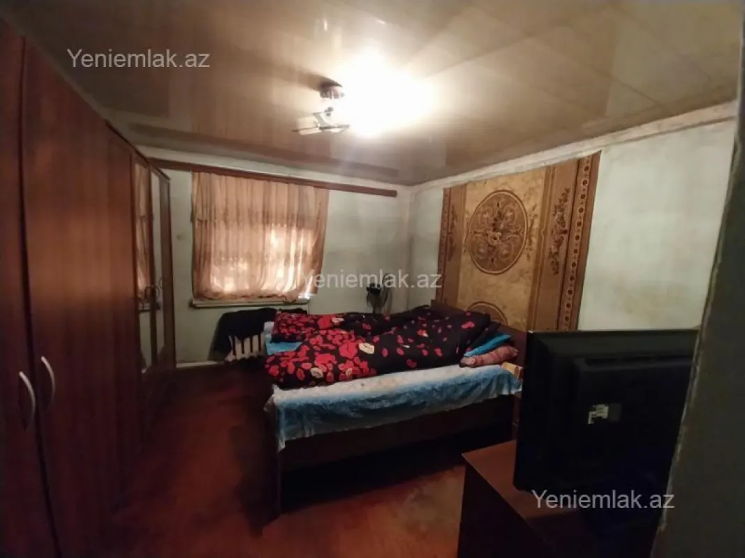 Satılır 1 otaqlı köhnə tikili 30 m²