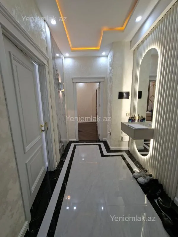 Satılır 2 otaqlı yeni tikili 72 m²