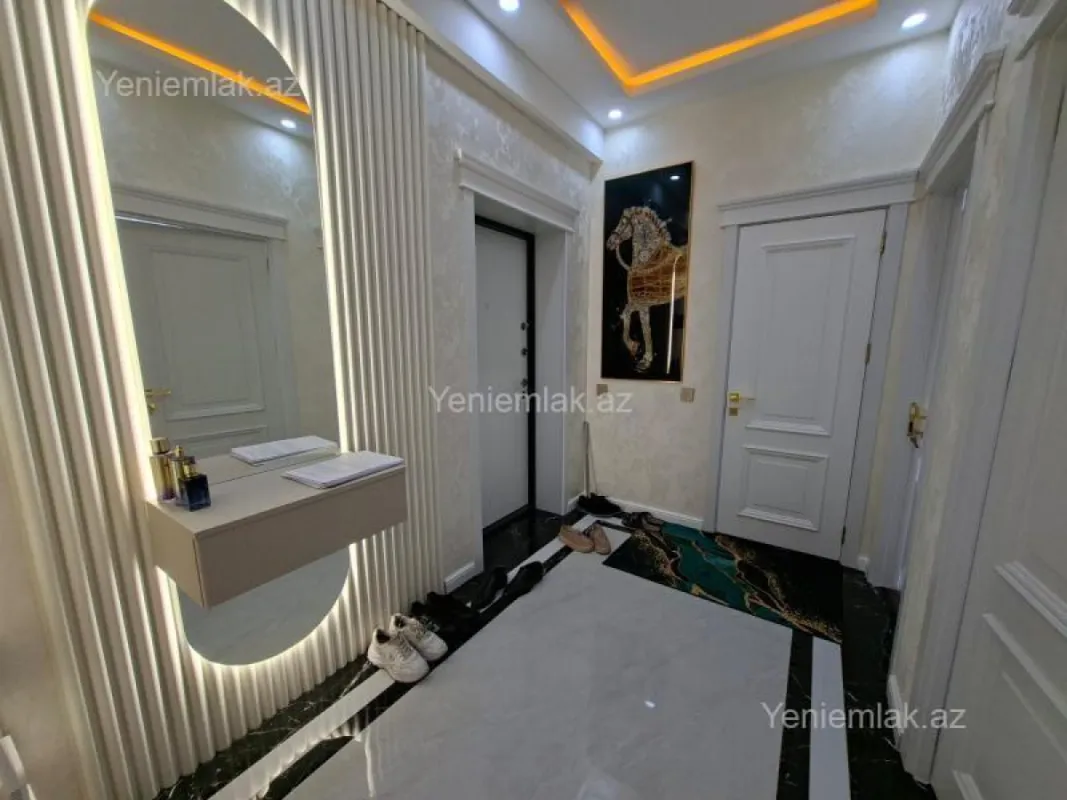 Satılır 2 otaqlı yeni tikili 72 m²