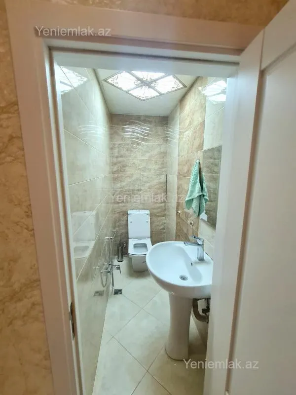 Satılır 3 otaqlı yeni tikili 140 m²