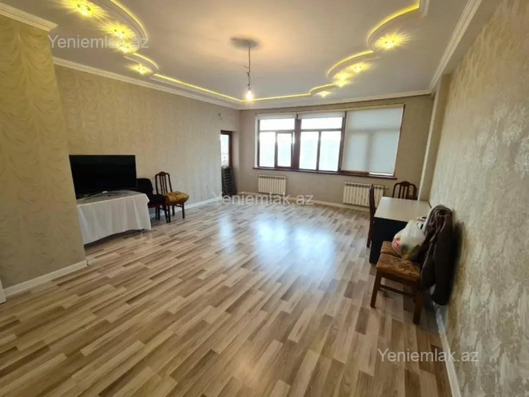Satılır 3 otaqlı yeni tikili 140 m²