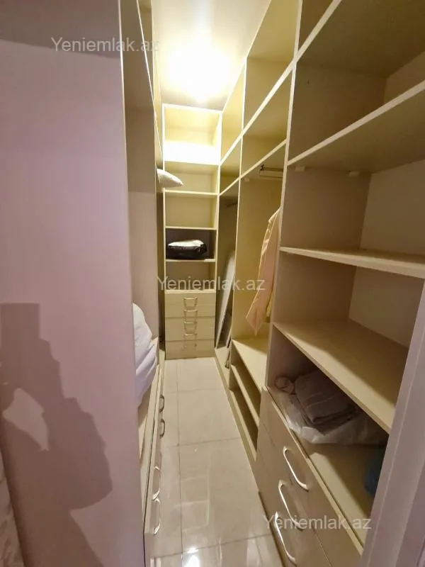 Satılır 3 otaqlı yeni tikili 140 m²