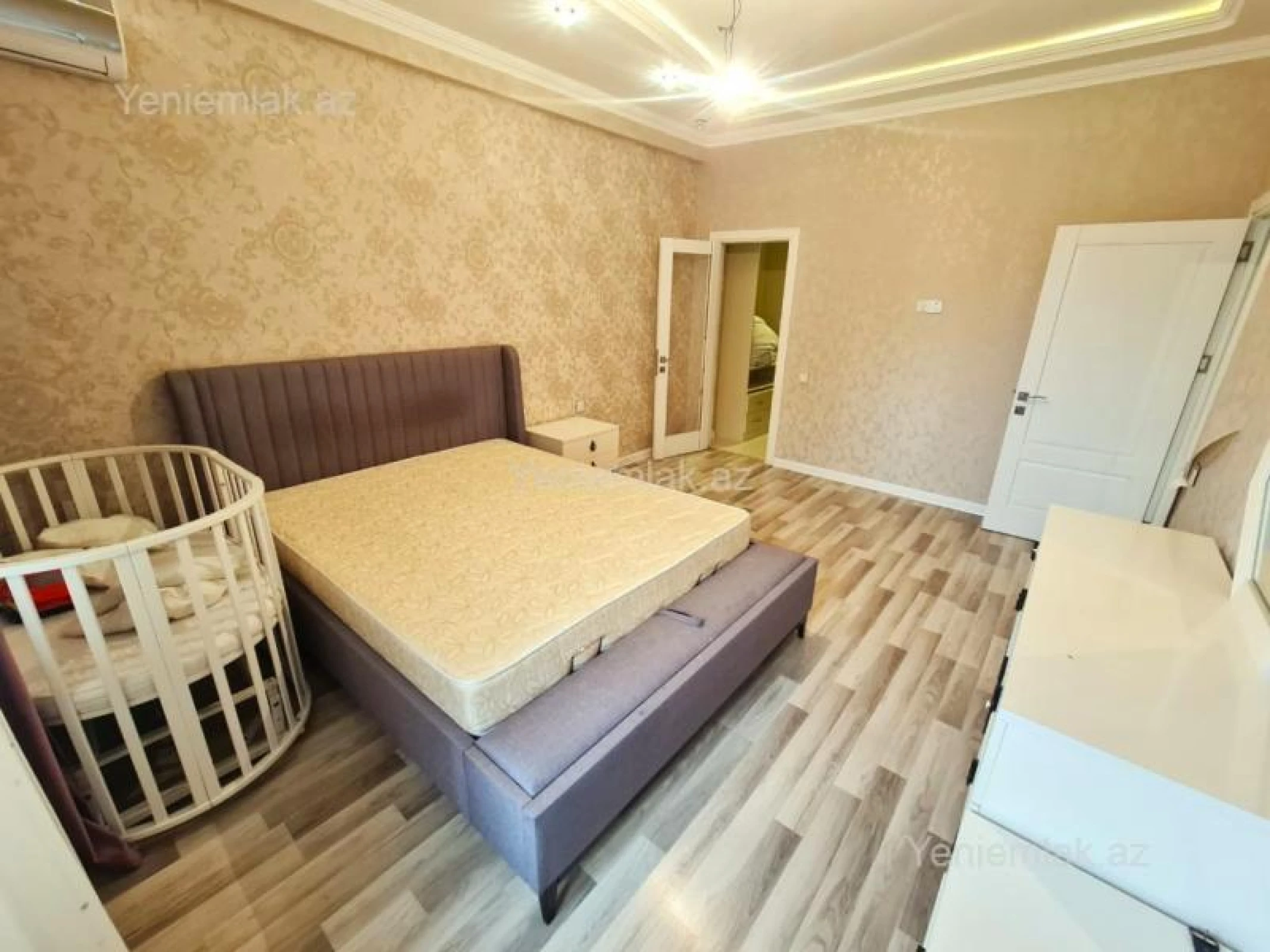 Satılır 3 otaqlı yeni tikili 140 m²