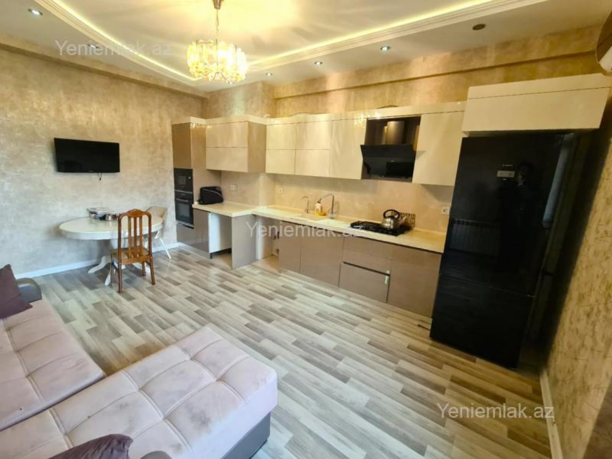 Satılır 3 otaqlı yeni tikili 140 m²