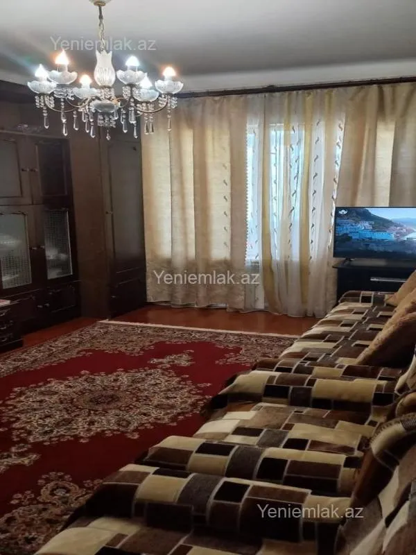 Satılır 2 otaqlı köhnə tikili 65 m²