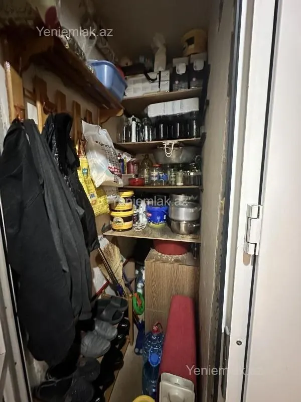 Satılır 2 otaqlı köhnə tikili 60 m²