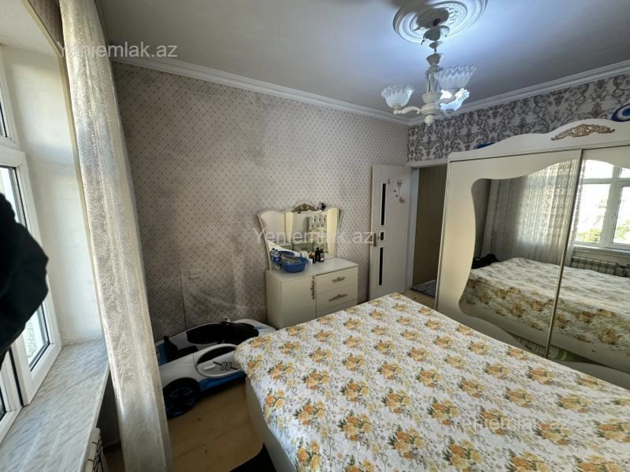 Satılır 2 otaqlı köhnə tikili 60 m²