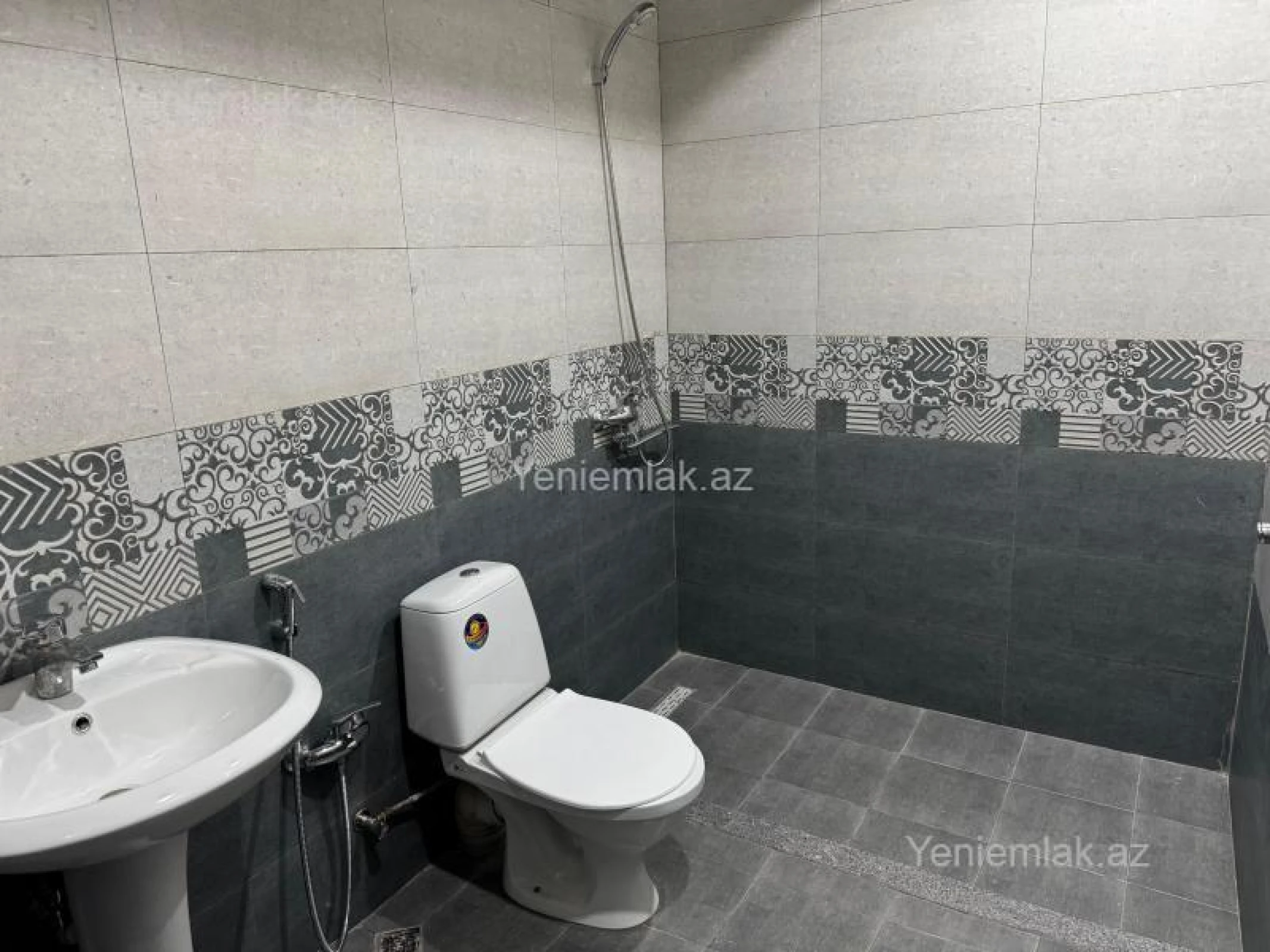 Satılır 3 otaqlı yeni tikili 125 m²