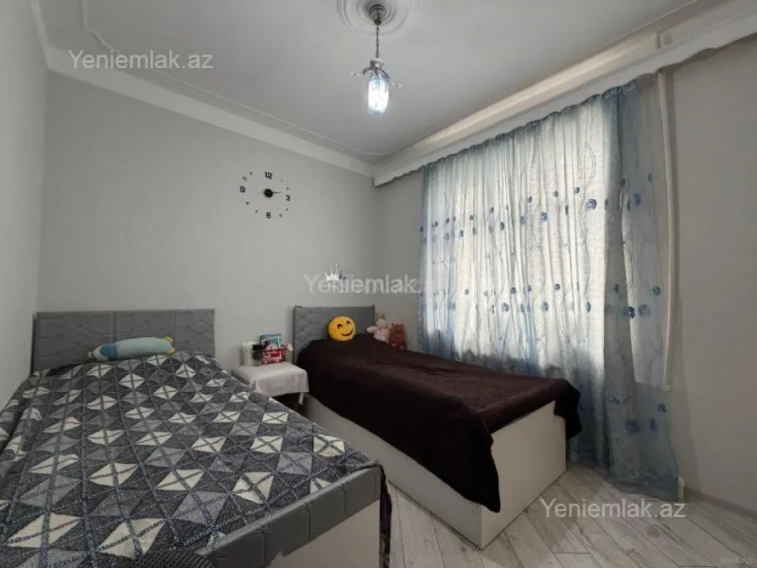 Satılır 4 otaqlı köhnə tikili 70 m²