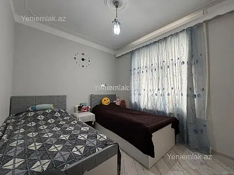 Satılır 4 otaqlı köhnə tikili 70 m²