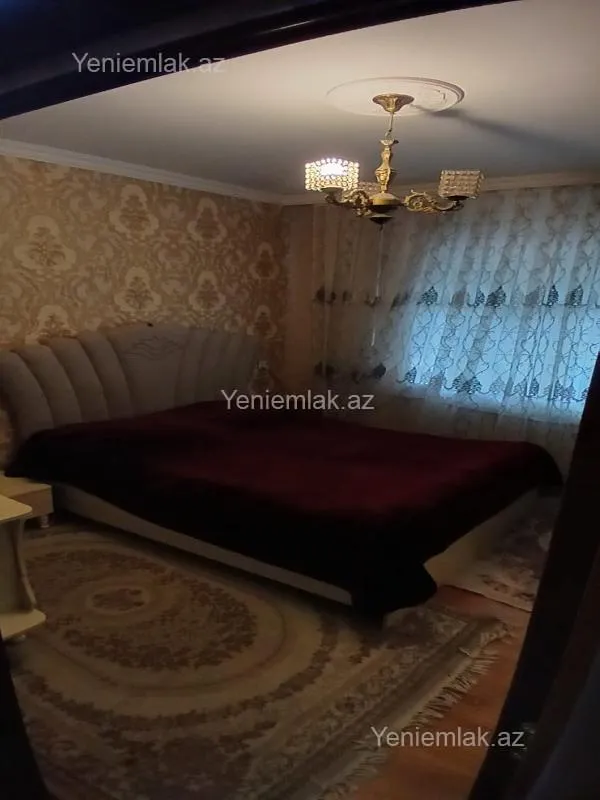 Satılır 5 otaqlı köhnə tikili 100 m²