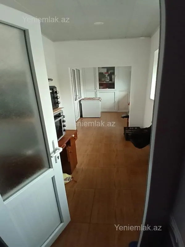 Satılır 5 otaqlı köhnə tikili 100 m²