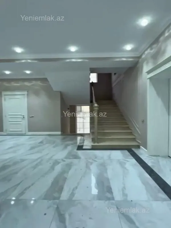 Satılır 6 otaqlı həyət evi 350 m²