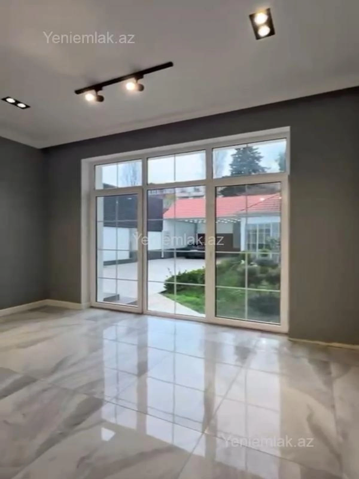 Satılır 6 otaqlı həyət evi 350 m²
