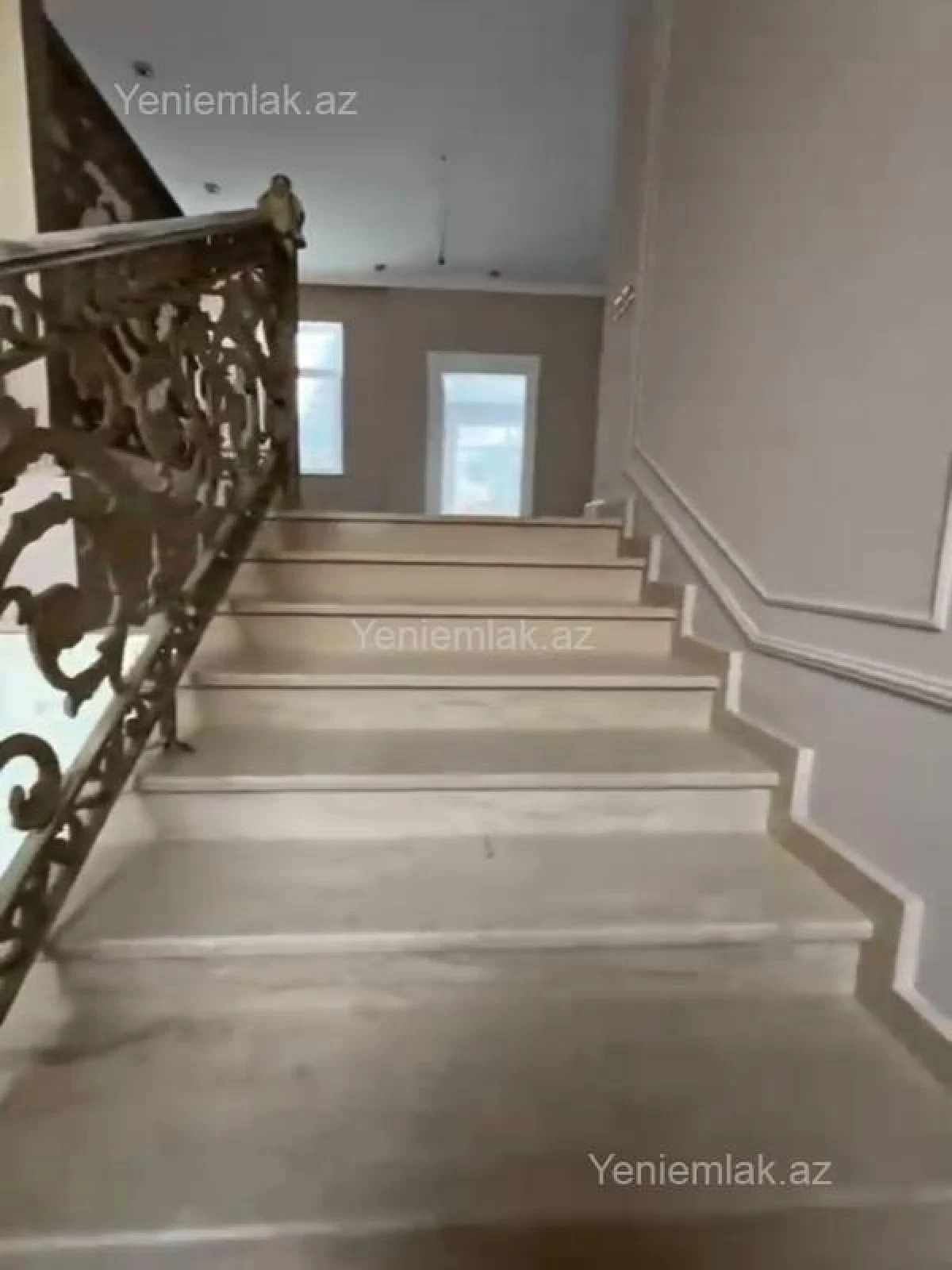 Satılır 6 otaqlı həyət evi 350 m²