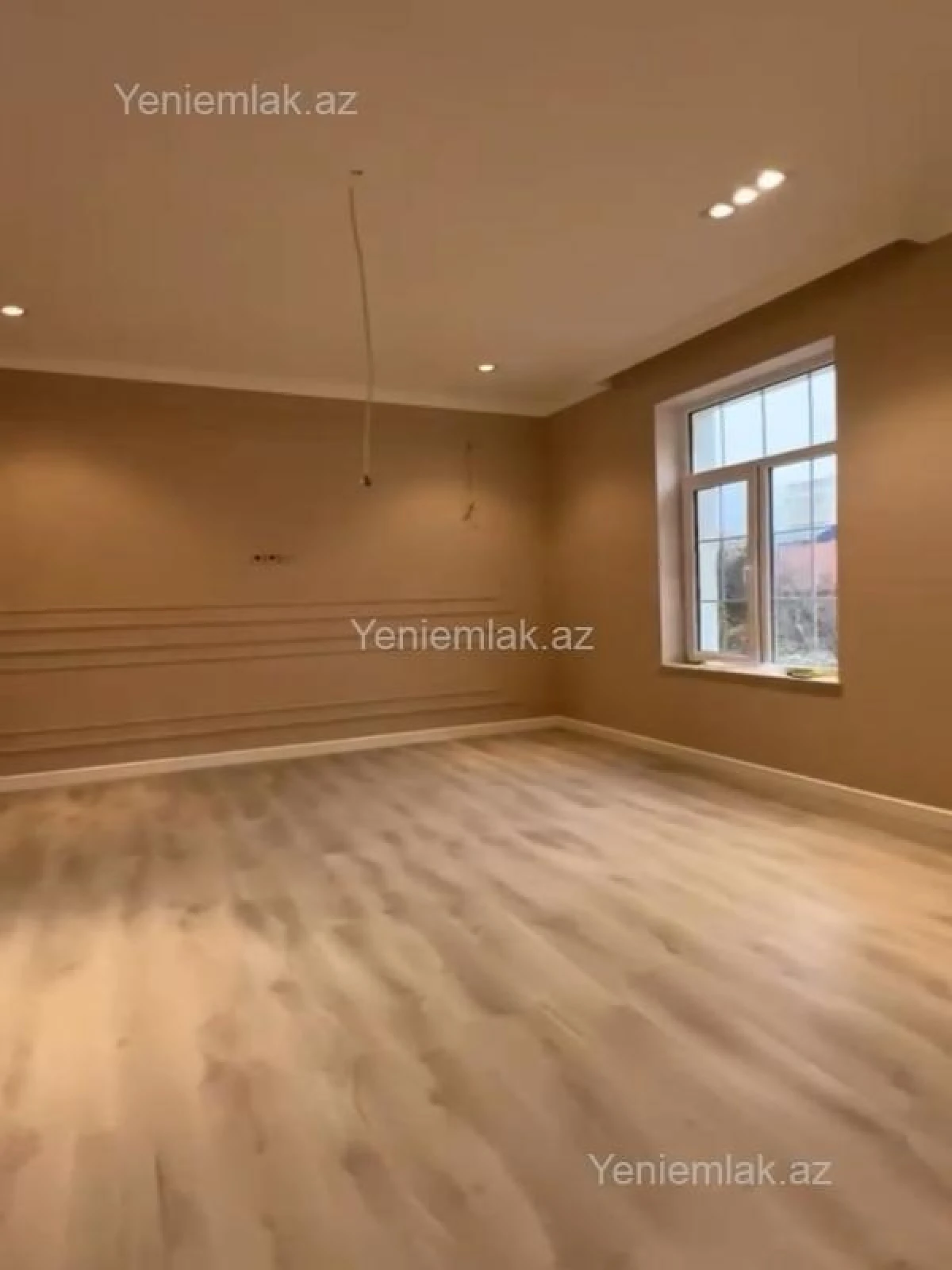 Satılır 6 otaqlı həyət evi 350 m²