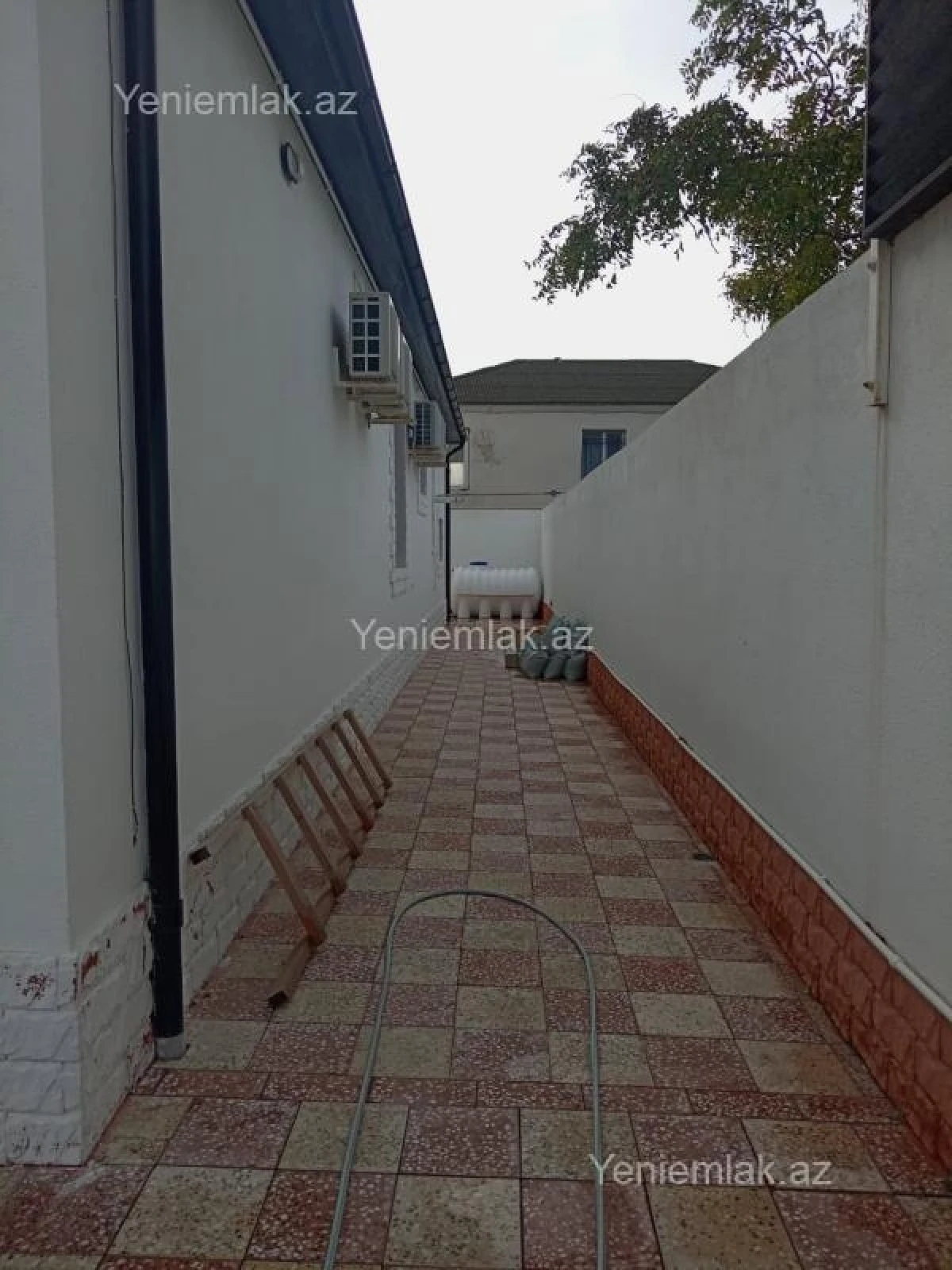 Satılır 6 otaqlı obyekt 300 m²