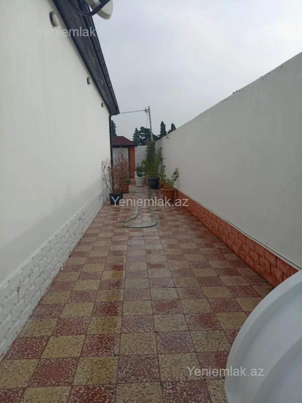 Satılır 6 otaqlı obyekt 300 m²