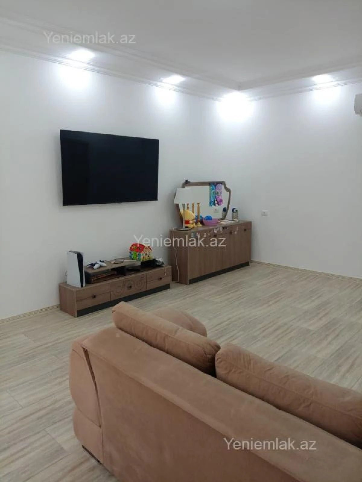 Satılır 6 otaqlı obyekt 300 m²