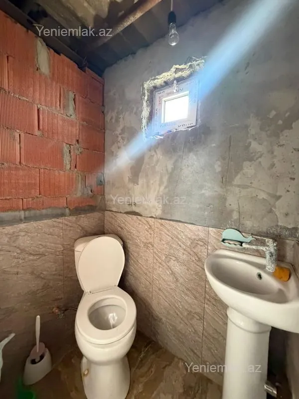 Satılır 3 otaqlı həyət evi 100 m²